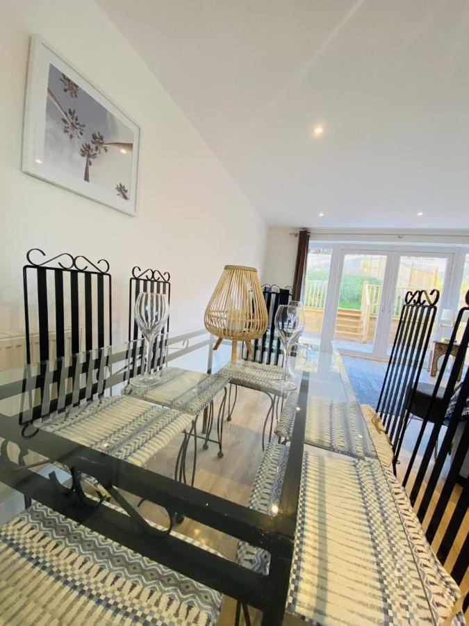 Family Home In Seaside Town Hastings Bagian luar foto