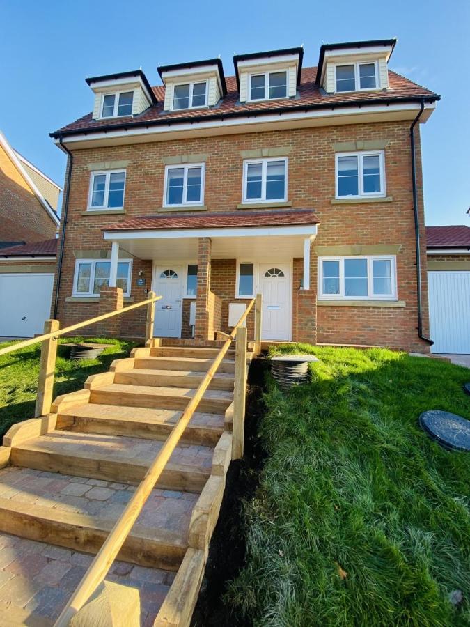 Family Home In Seaside Town Hastings Bagian luar foto