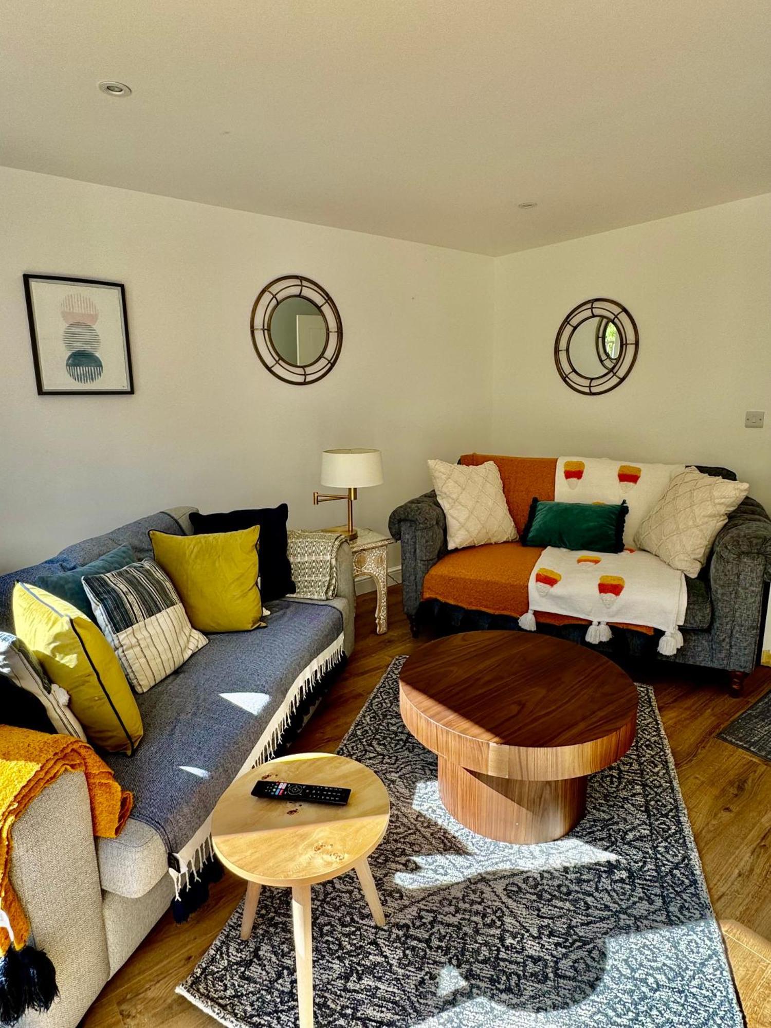 Family Home In Seaside Town Hastings Bagian luar foto